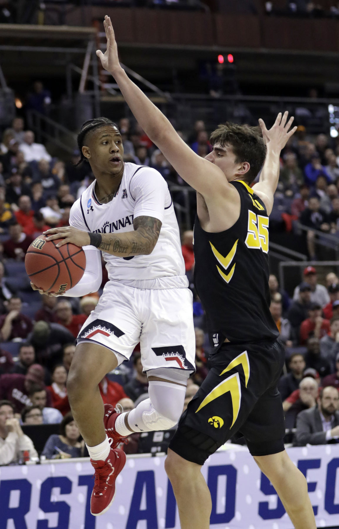 NCAA Cincinnati Iowa Basketball